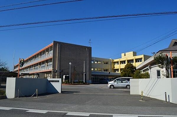 市原市立八幡中学校 徒歩17分。 1320m