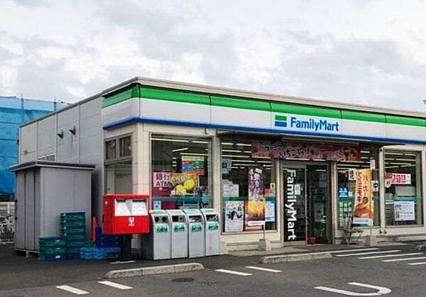 ファミリーマート千葉検見川五丁目店 徒歩6分。 450m
