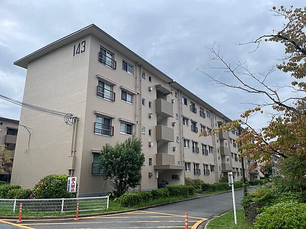 外観：327002145689