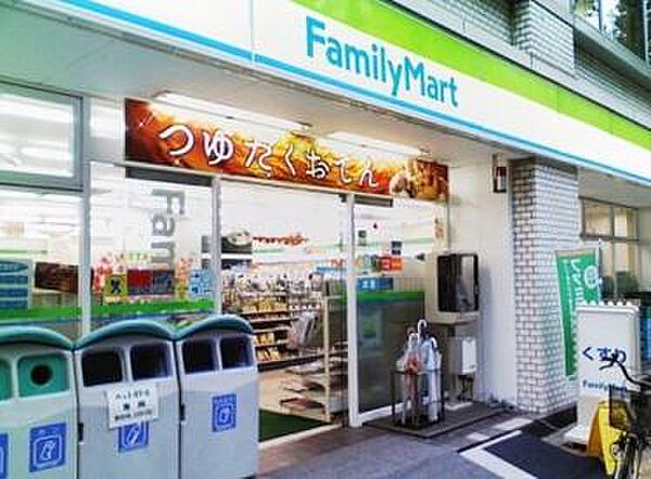 画像24:ファミリーマート牛込柳町駅前店[650m]