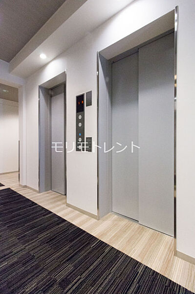 画像14:エレベータホール
