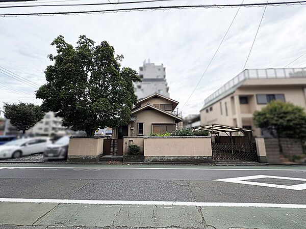 【府中駅まで徒歩4分】3路線利用可×敷地面積81坪の整形地！