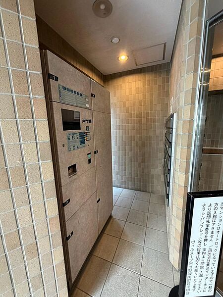 宅配ボックスは6つ大中小のサイズがございます。