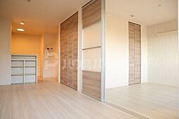 フレア・レジデンス 3階1LDKのリビング/ダイニング