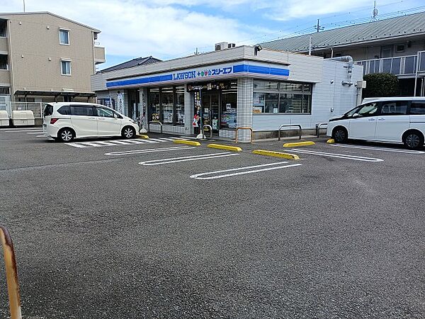 ローソン・スリーエフ日野下田店（約660ｍ）