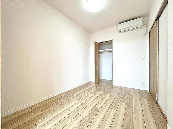 きれいな長方形の間取りで、ベッドやデスクなどの家具を配置しやすく、お部屋のレイアウトを自由に楽しめます。