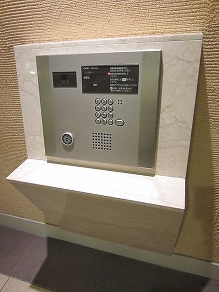 共用エントランス・エレベーター乗車によるダブルオートロックシステム