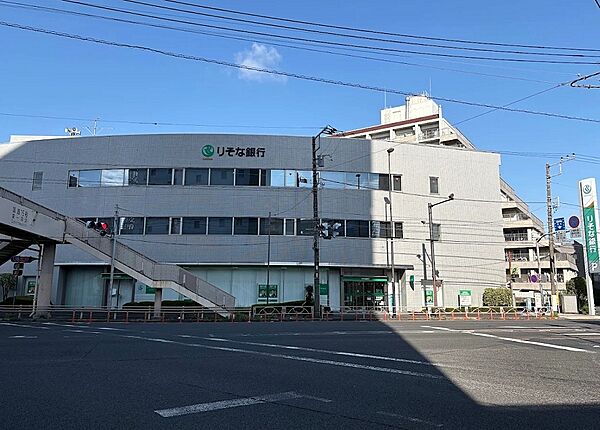 りそな銀行 品川支店　徒歩4分です。