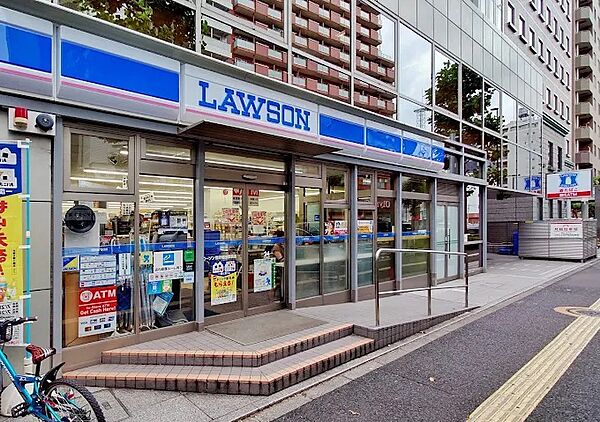 ローソン 西早稲田駅前店　（徒歩1分）
