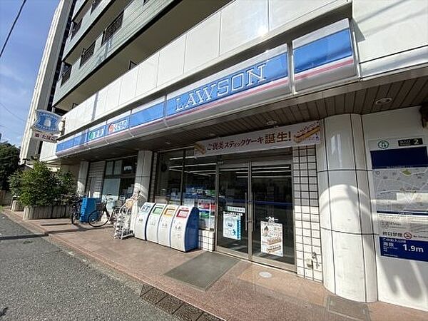 ローソン 志茂三丁目店　（徒歩8分）