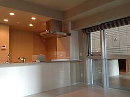 東京メトロ日比谷線 広尾駅 徒歩7分の賃貸マンション 2階2LDKのリビング/ダイニング