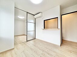 Ｌｕｍｂｉｎｉ桜塚 301 3階1DKのリビング/ダイニング