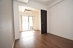 ファーストフィオーレ江坂垂水町 703 7階1DKのリビング/ダイニング