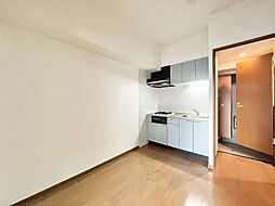 プルミエール江坂 702 7階1DKのリビング/ダイニング