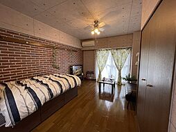 ビートルズフォレスト 302 3階ワンルームのリビング/ダイニング