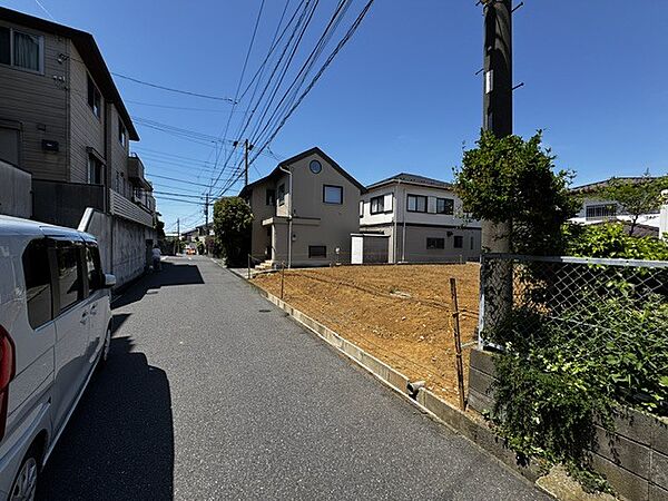 前面道路南東側から撮影