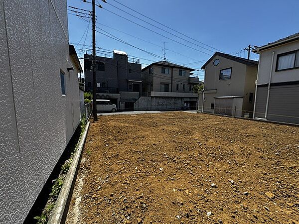 敷地内北東側から撮影