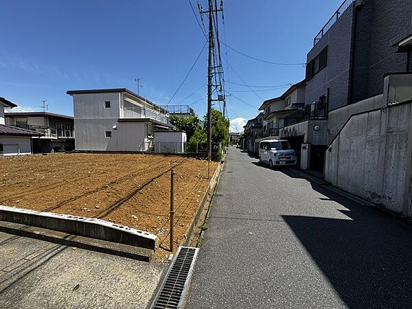 前面道路西側から撮影