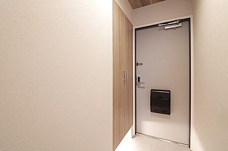 しっかり収納できるシューズボックスがございます。