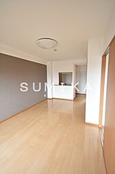 ルネッサンスガーデン 4階1LDKのリビング/ダイニング