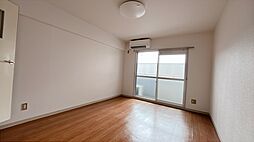 ビッグバーンズマンション横井B棟 4階1Kのリビング/ダイニング