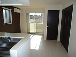 ラ・グリュ 1階1LDKのリビング/ダイニング