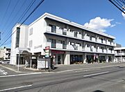 北長瀬駅より徒歩19分 築32年1ヶ月 3階建の賃貸物件