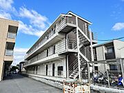 瀬戸駅より徒歩17分 築5年8ヶ月 3階建の賃貸物件