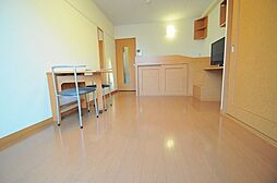 レオパレス伊島町2丁目 1階1Kのリビング/ダイニング