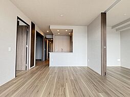 ライオンズタワー岡山千日前 10階3LDKのリビング/ダイニング