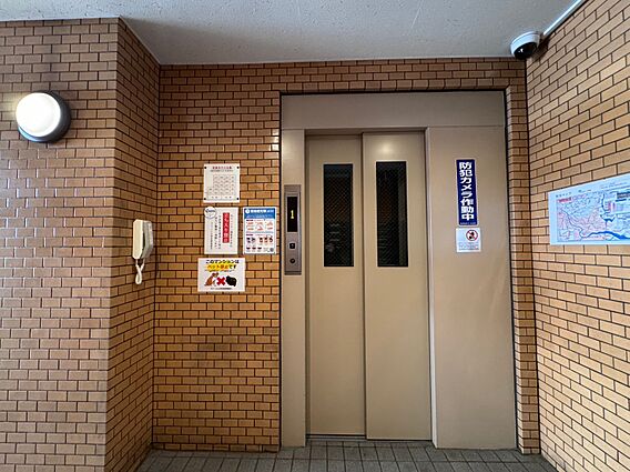 エレベーターが...