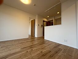 プリメージ桜木町 3LDKの室内