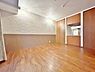 子供部屋：清かで艶やかな時間をもたらしてくれる室内です。