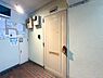 玄関：清潔感のある落ち着いた雰囲気の玄関です。