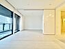 室内：通風・採光に優れ、心地よい光と風が溢れています。