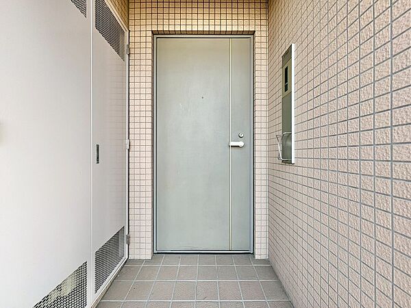 清潔感のある落ち着いた雰囲気の玄関です。