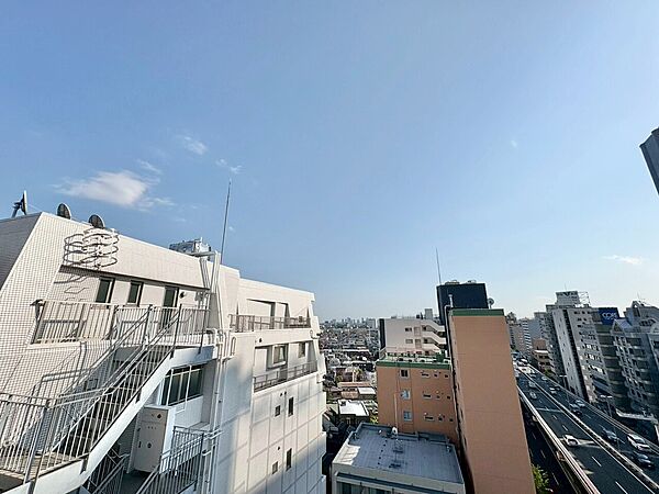 眺望や窓からの景色が良いと、家で過ごす時間も快適です。