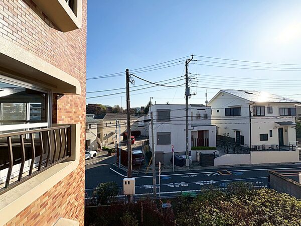 眺望や窓からの景色が良いと、家で過ごす時間も快適です。