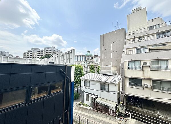 眺望や窓からの景色が良いと、家で過ごす時間も快適です。