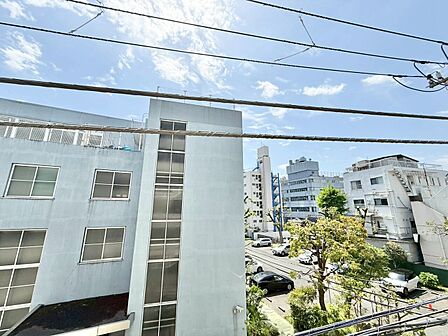 眺望や窓からの景色が良いと、家で過ごす時間も快適です。