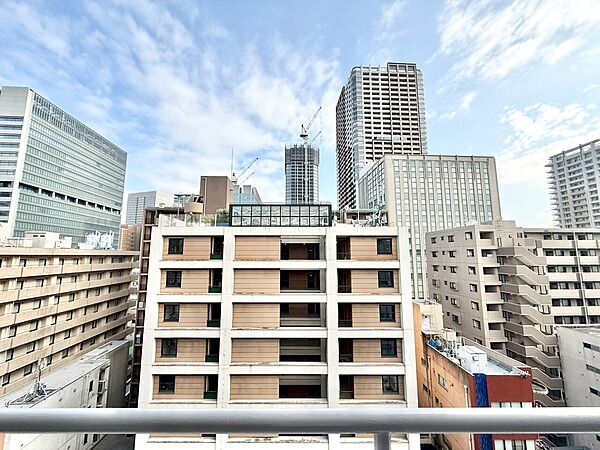 陽当たり・通風・開放感に恵まれた環境です。
