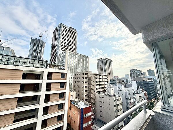 眺望や窓からの景色が良いと、家で過ごす時間も快適です。