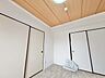 子供部屋：清かで艶やかな時間をもたらしてくれる室内です。