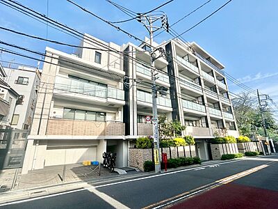 外観:飽きのこないシンプルモダンな外観です。 外観:飽きのこないシンプルモダンな外観です。
