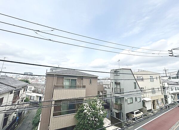 眺望や窓からの景色が良いと、家で過ごす時間も快適です。