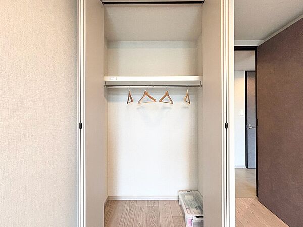 家電やスーツケース、ストック品など何でも片付く嬉しい空間です。