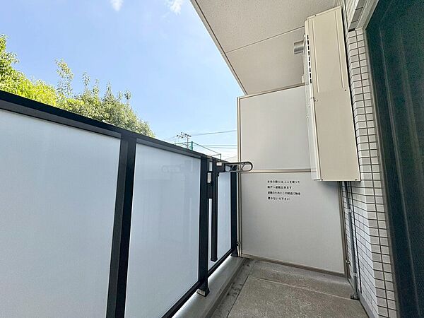朝の澄んだ空気や、夕方に吹く清々しい風を感じられるバルコニー。
