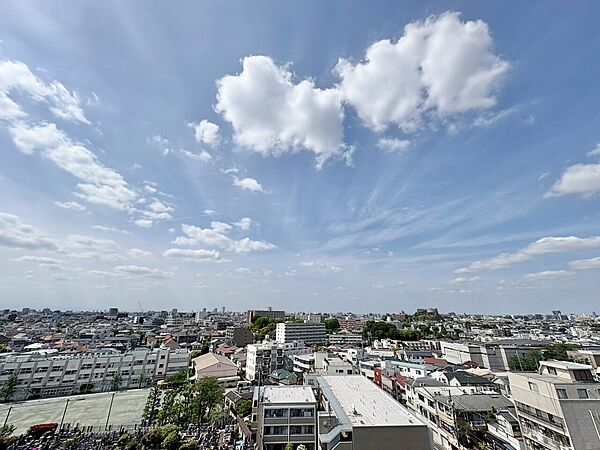 陽当たり・通風・開放感に恵まれた環境です。