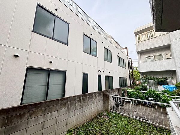 陽当たり・通風・開放感に恵まれた環境です。