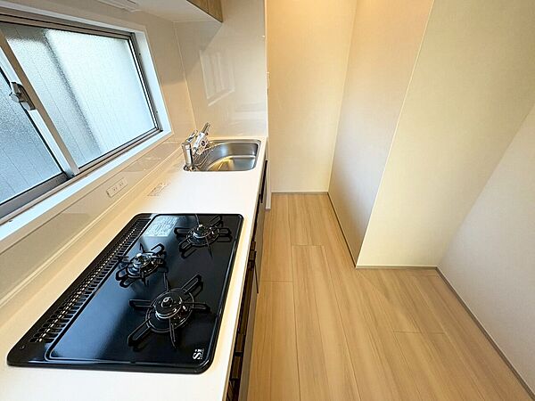 使いやすくスタイリッシュなキッチン空間になっております。